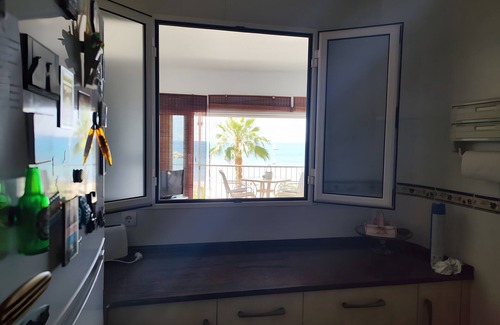 Aguilas Apartment | Apartment 'Piso Frente Playa De La Colonia' with Sea View, Private Terrace and Wi-Fi