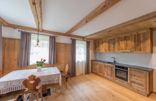 Sorafurcia Apartment | Apartment Piz da Peres Kronplatz with Mountain View, Pool, Sauna & Wi-Fi