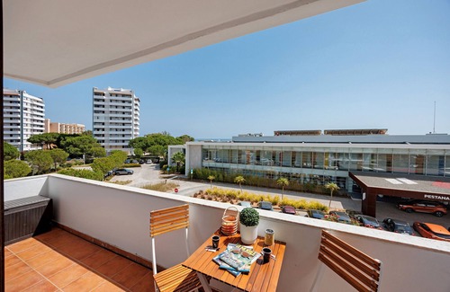 Torralta Apartment | Apartment 'Pôr Do Sol' with Sea View, Wi-Fi and Air Conditioning