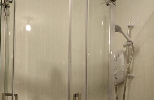 Moffat Apartment | Apartment-Private Bathroom-One Bedroom