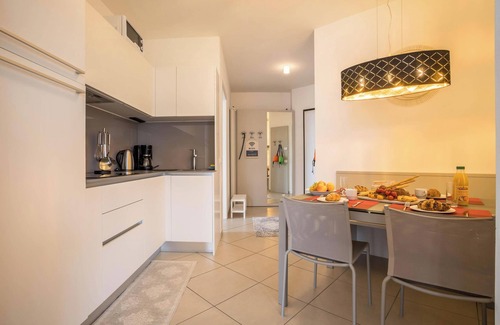 Aer Apartment | Apartment 'Residence La Villa Diamante' with Lake View, Pool & Wi-Fi