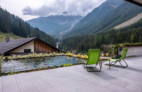 Stelvio Apartment | Apartment 'Rumwaldhof Edelweiss' with Mountain View, Shared Terrace and Wi-Fi