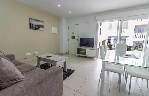 La Marina Apartment | Apartment Soleado with Shared Pool, Terrace & Wi-Fi