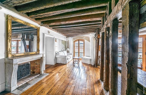 Notre Dame Apartment | Apartment Saint-Louis by B'Your Home