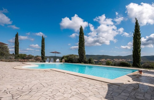 Manciano Apartment | Apartment 'Salvia' with Shared Pool, Wi-Fi and Air Conditioning
