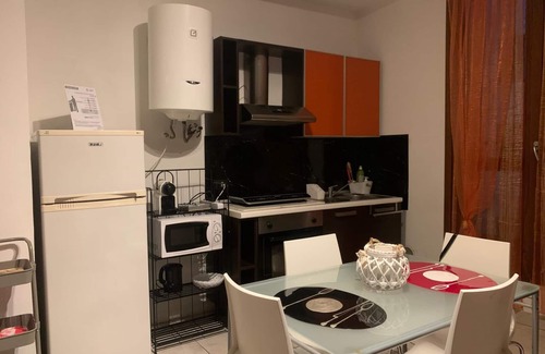 Cremona Apartment | Apartment 'Sara' with Wi-Fi and Air Conditioning