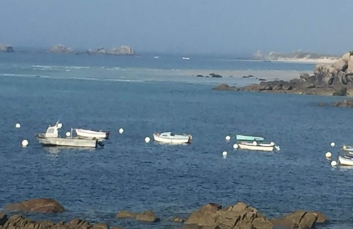 Cleder Apartment | Apartment sea view, waterfront, WIFI