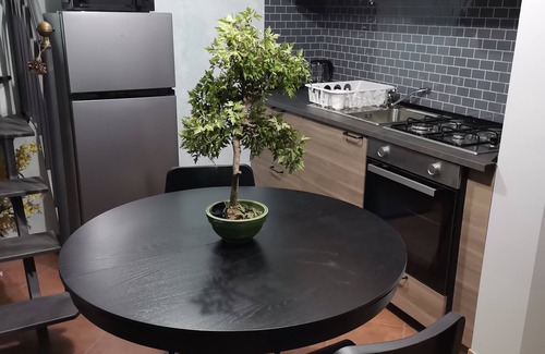 San Colombano al Lambro Bed & Breakfast | Apartment seen in the hills