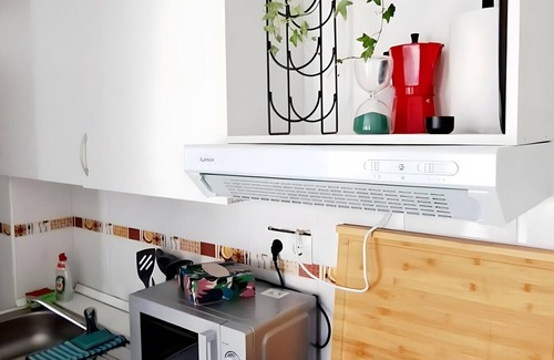 Gamarra Apartment | Apartment 'Sensi' with Wi-Fi and Air Conditioning