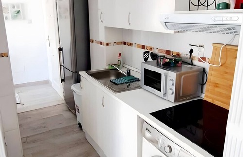 Gamarra Apartment | Apartment 'Sensi' with Wi-Fi and Air Conditioning