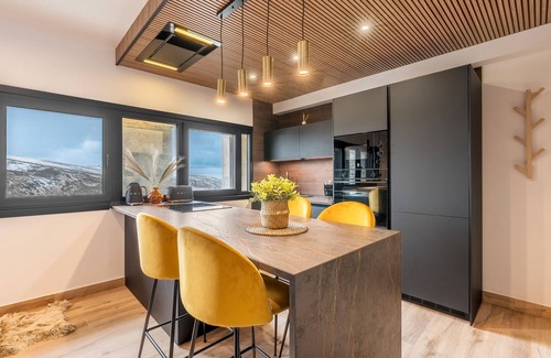 Pradollano Apartment | Apartment 'Siroko Suite 32C' with Mountain View and Wi-Fi