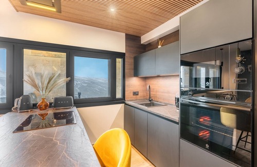 Pradollano Apartment | Apartment 'Siroko Suite 32C' with Mountain View and Wi-Fi