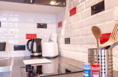 Saint-Quentin Apartment | Apartment-Standard-Ensuite-City view