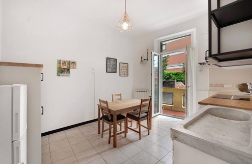 Pegli Apartment | Apartment 'Stanza Per 3 Persone' with Balcony and Wi-Fi