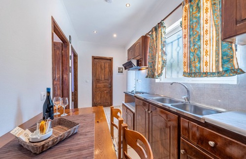 Pirgi House | Apartment 'Stefanos Place Sea View' with Sea View, Wi-Fi and Air Conditioning