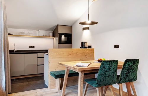 San Cipriano Apartment | Apartment 'Striona' with Mountain View, Shared Terrace and Wi-Fi