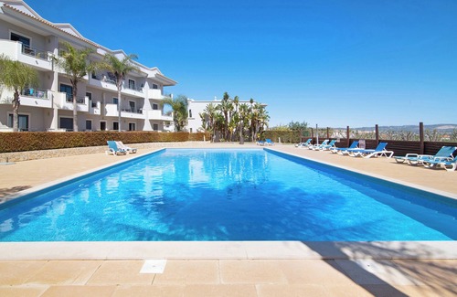 Vale de Carro Apartment | Apartment "T1 - Em Zona Tranquila" with A/C, Pool & Wi-Fi