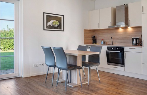 Hatten Apartment | Apartment 'Tannengrün' with Shared Terrace, Shared Garden and Wi-Fi