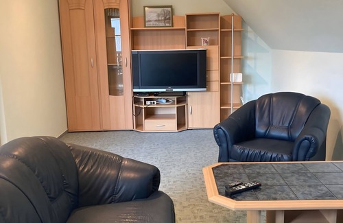 Frauendorf Apartment | Apartment 'Theresenteich' with Balcony and Wi-Fi