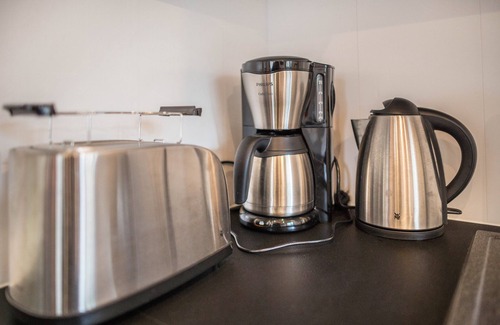 Garden Apartment | Apartment 'Tiny House Lohmen Garder See' with Private Terrace and Wi-Fi