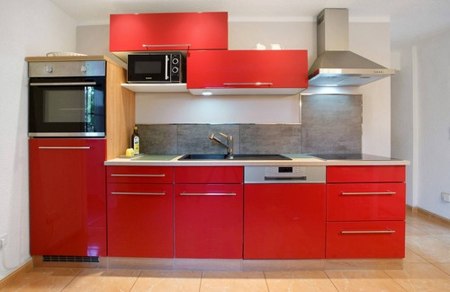 Putbus Apartment | Apartment 'To Hus' with Private Terrace, Private Garden and Wi-Fi