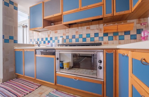Reggio Calabria House | Apartment 'Treviso 4' with Balcony and Air Conditioning