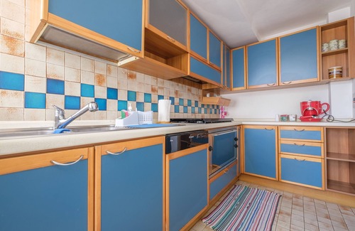 Reggio Calabria House | Apartment 'Treviso 4' with Balcony and Air Conditioning