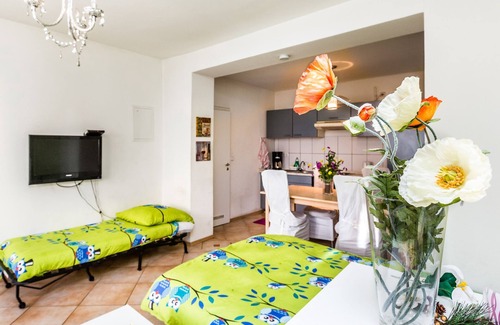 Troisdorf Apartment | Apartment Troisdorf Spich 1, 1 Wohn-/schlafzimmer, Max. 3 Personen