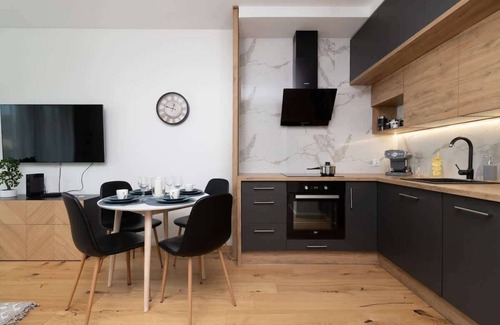 Srodmiescie Apartment | Apartment Vespa | Balcony, Parking | Gdynia Center
