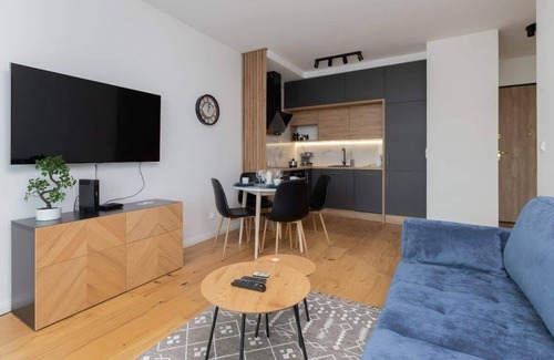 Srodmiescie Apartment | Apartment Vespa | Balcony, Parking | Gdynia Center