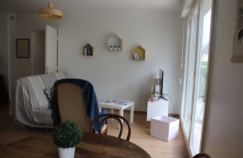 Courseulles-sur-Mer Apartment | Apartment with terrace close to the port, the city center and the beach