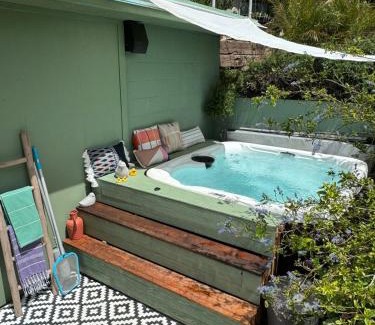 Redwood City Apartment | Apartment w hot tub forest & ocean view