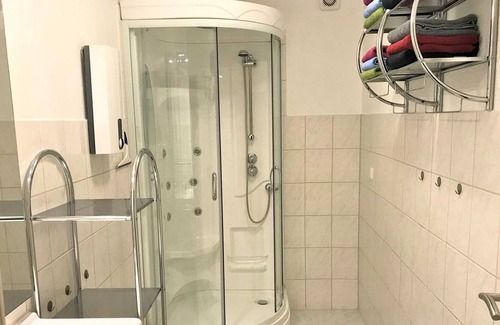 Rottenbach Apartment | Apartment Wahl - Apartment for up to 8 people with WIFI and garden