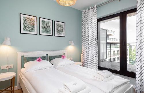 Krzyki Apartment | Apartment Walońska with FREE PARKING Wrocław by Noclegi Renters