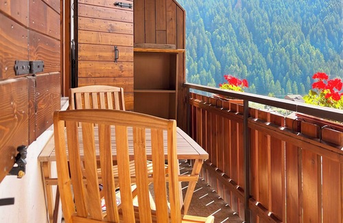 Auronzo di Cadore Apartment | Apartment with view of the Tre Cime