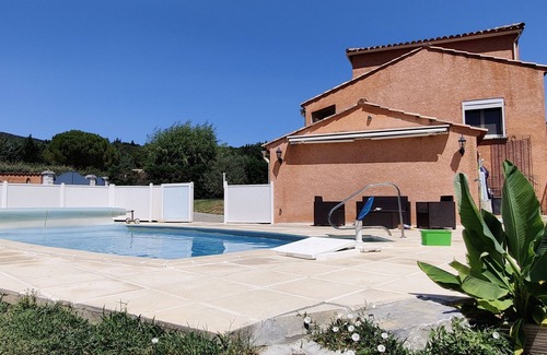 Laroque Apartment | Apartment with swimming pool, at the foot of the Cevennes mountains and one hour from the sea