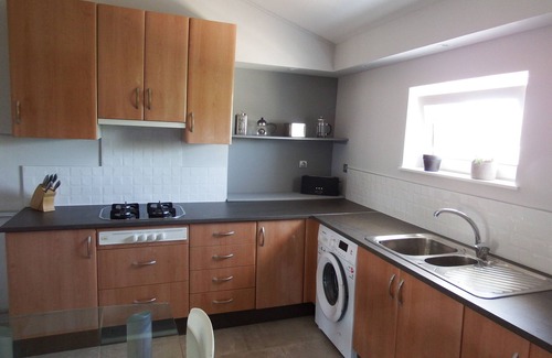 Arboleas Apartment | Apartment with 2 Bedrooms & Terrace