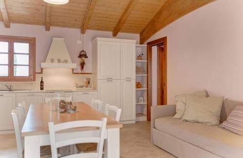 Terricciola Apartment | Apartment with 2 bedrooms and 2 bathrooms on the ground floor