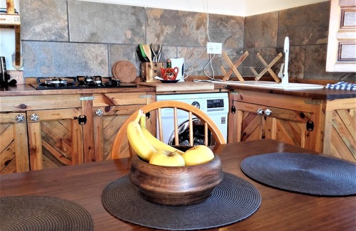 Montefrio House | Apartment with a Mountain View and Shared Pool