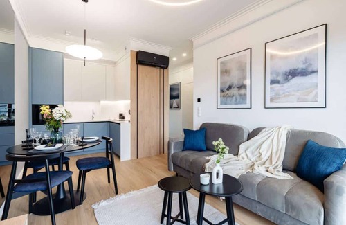 Orlinki Apartment | Apartment with a view of the marine area