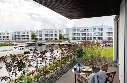 Orlinki Apartment | Apartment with a view of the marine area