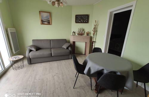 Le Portel Apartment | Apartment with balcony facing the sea for 4 people. Rated ⭐️⭐️⭐️ WIFI