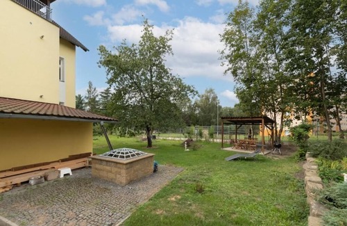 Ceska Lipa Apartment | Apartment with Garden View