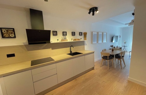 Huelva Apartment | APARTMENT WITH GARAGE IN THE CENTER OF HUELVA CAPITAL.