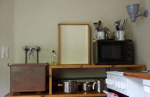 Borkow Apartment | Apartment with lake access and private boat dock in 1940s Woserin