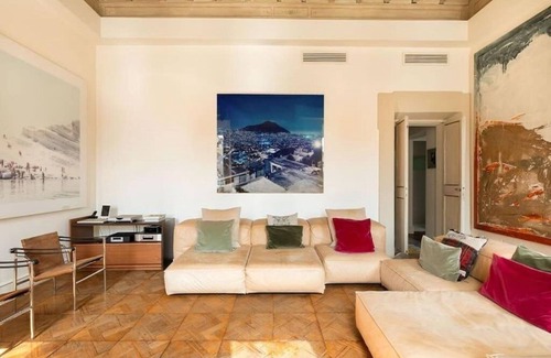 Rione VI Parione Apartment | Apartment With Most Iconic Square View In The World On Campo De Fiori