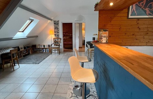 Locmariaquer Apartment | Apartment with outdoor patio