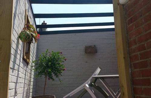 Dinard Apartment | Apartment with patio, quiet, near the market and in the city center
