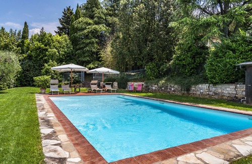 Villamagna House | Apartment with pool and panoramic terrace 2 steps from Florence
