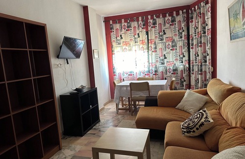 Parque Alcosa Apartment | Apartment with pool, wifi and close to the airport